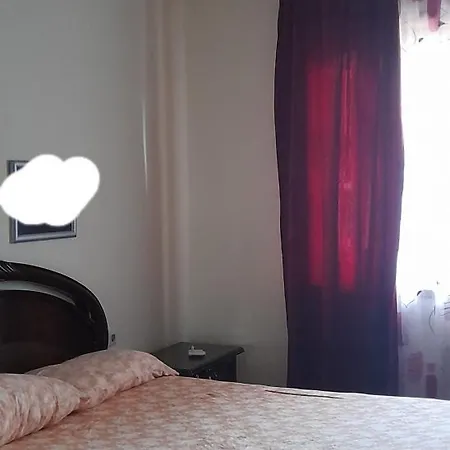 Hotel Deni's *